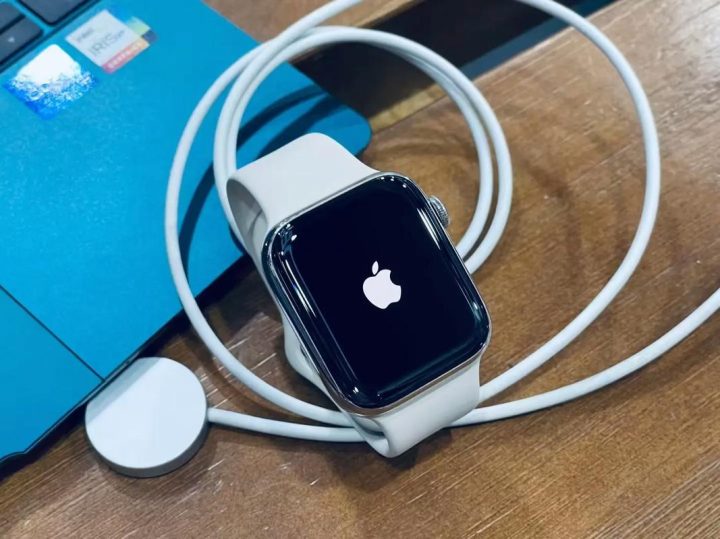 苹果手表Apple Watch显示实时活动影响表盘？如何关闭它-1